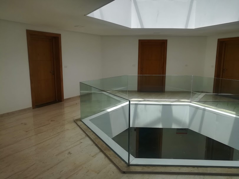 La Soukra&nbsp;Charguia 2&nbsp;Bureaux & Commerces&nbsp;Bureau&nbsp;Bureau 130 m2 hall plus 3 � charguia 2