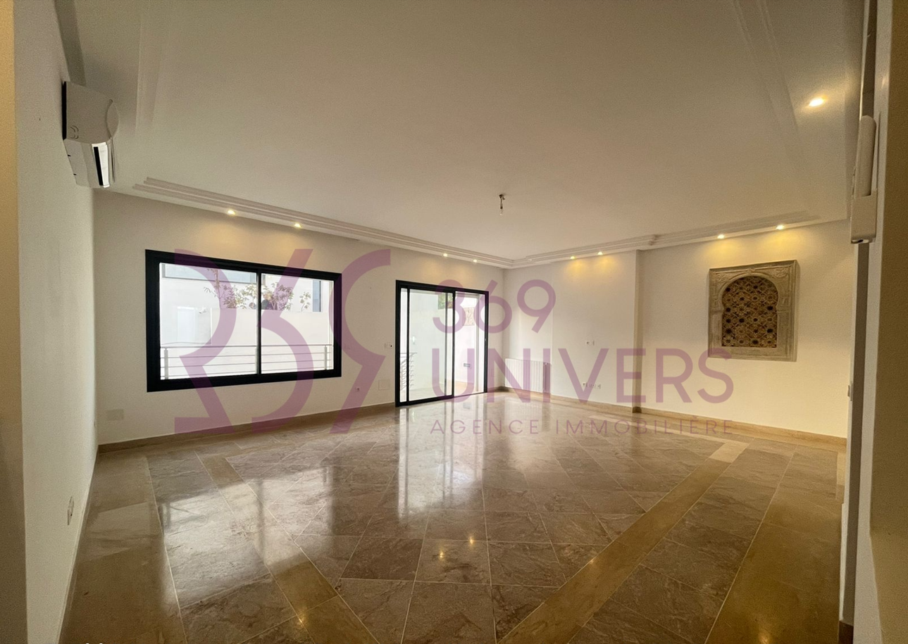 La Marsa&nbsp;Gammart&nbsp;Location&nbsp;Maisons&nbsp;Triplex s4 avec piscine a gammarth ref rd003