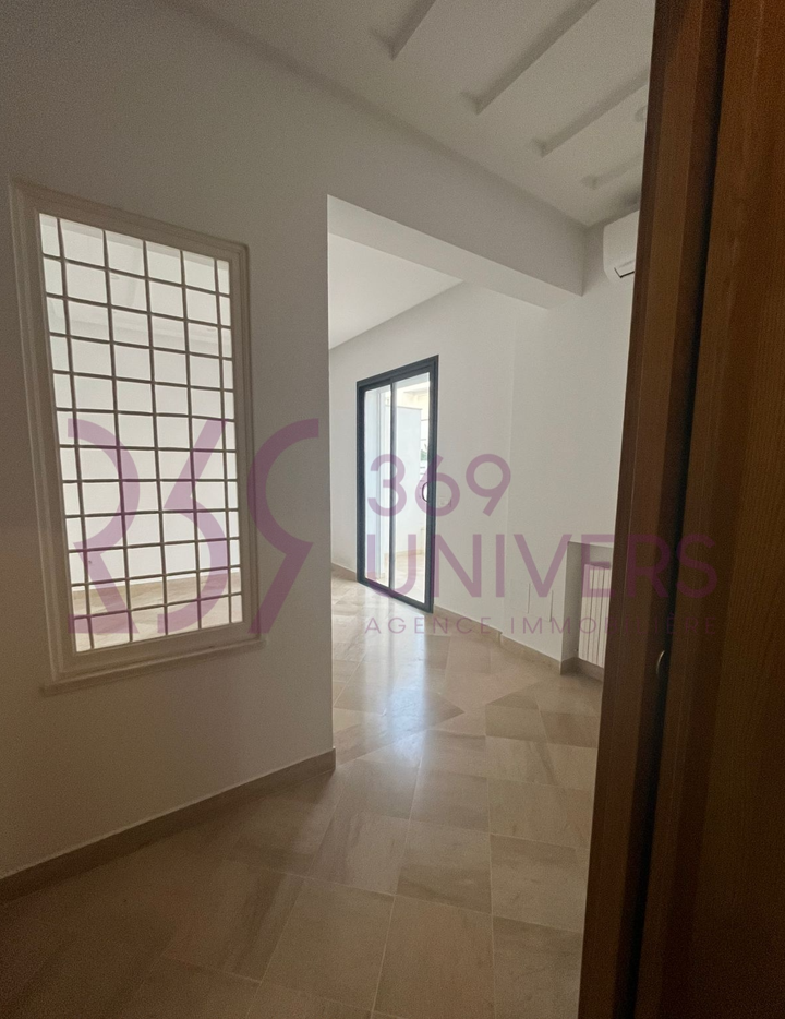 La Marsa&nbsp;Gammart&nbsp;Location&nbsp;Maisons&nbsp;Triplex s4 avec piscine a gammarth ref rd003