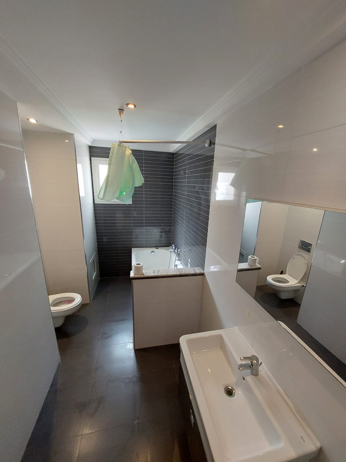 Ain Zaghouan&nbsp;Jardins de Carthage&nbsp;Location&nbsp;Appart. 4 pi�ces&nbsp;Super luxueux par nuit�e