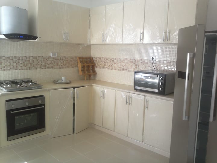 La Soukra La Soukra Location Appart. 3 pices S2 meubl a soukra semaine
