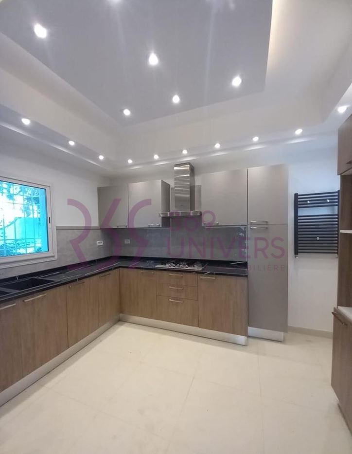 La Marsa&nbsp;Gammart&nbsp;Location&nbsp;Maisons&nbsp;Villa avec piscine � gammarth ref rh038