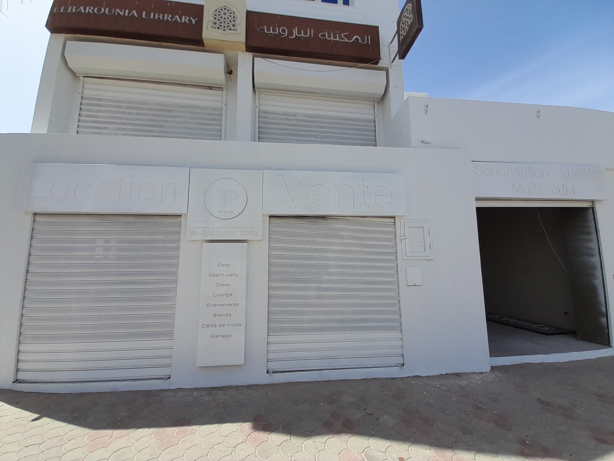 Djerba - Houmet Essouk Djerba  Bureaux & Commerces Surfaces Rez de chausse de 222m  50m de la marina