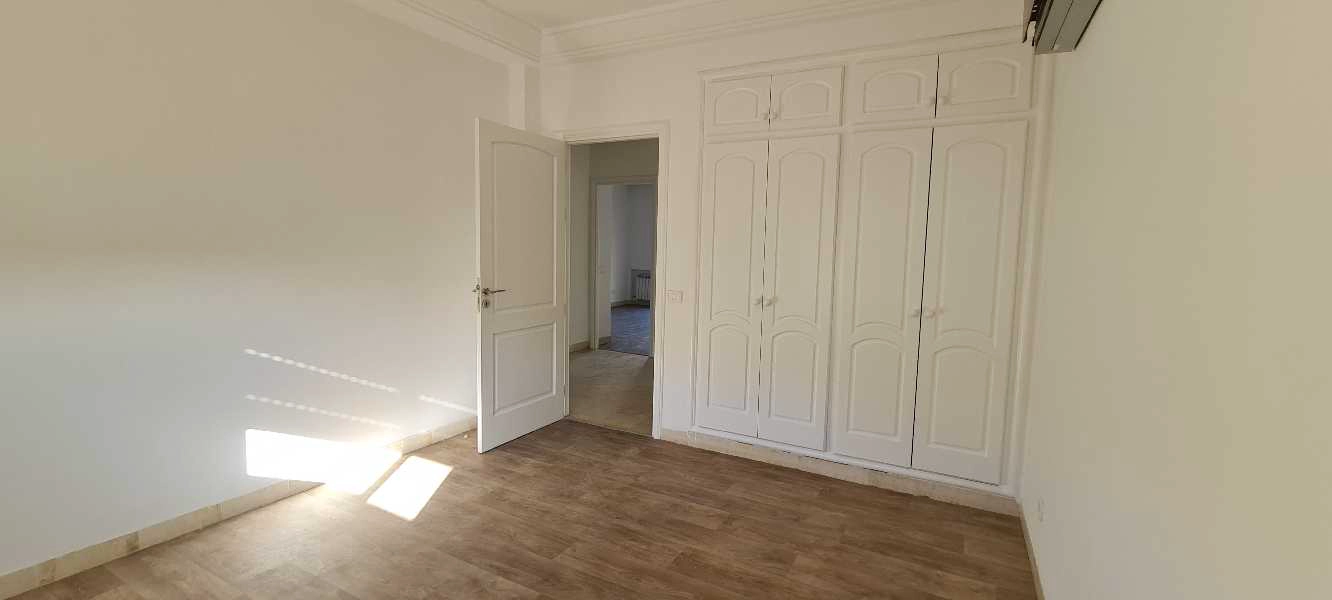 La Marsa&nbsp;Berge Du Lac&nbsp;Location&nbsp;Appart. 4 pi�ces&nbsp;Bureau h4 au lac 2