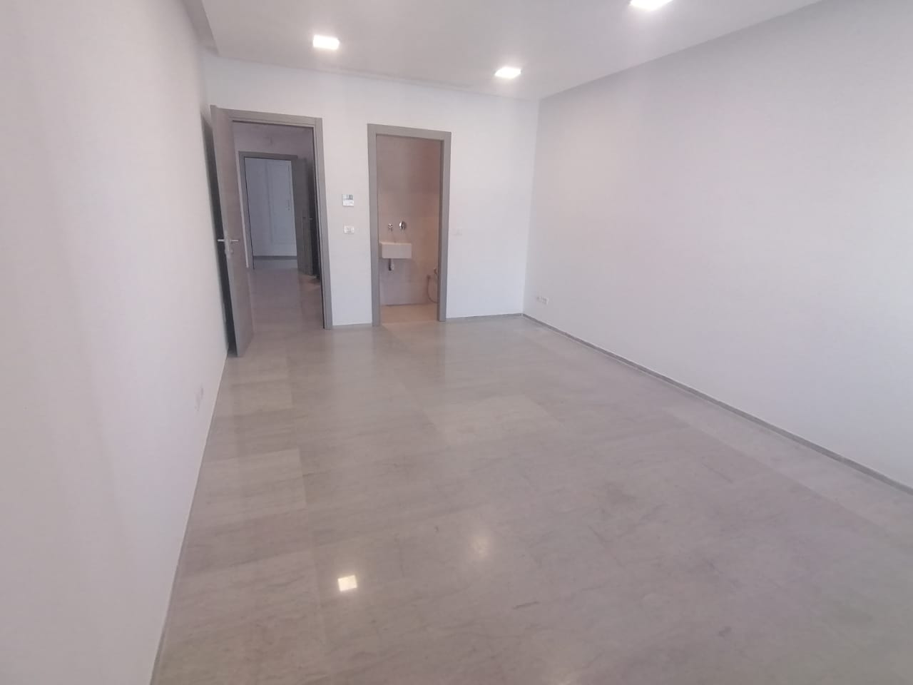 La Marsa&nbsp;Berge Du Lac&nbsp;Location&nbsp;Appart. 2 pi�ces&nbsp;Bureau 2 pieces au lac 2