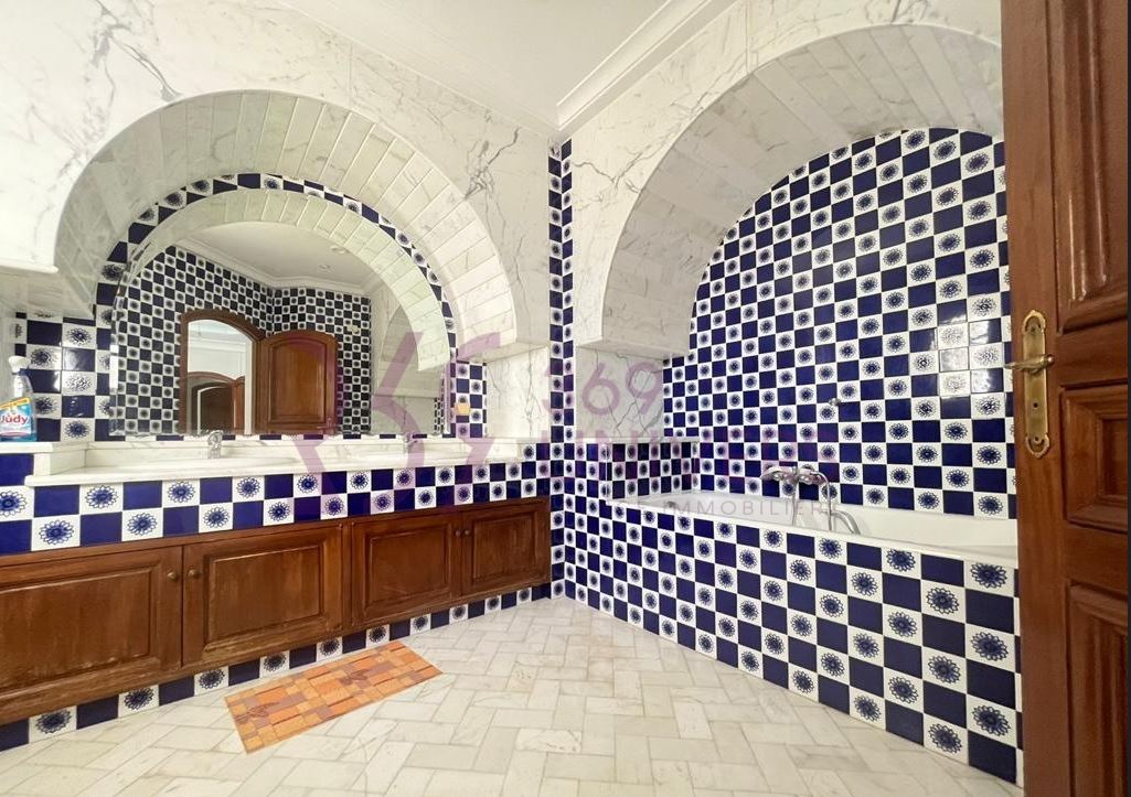 La Marsa&nbsp;Gammart&nbsp;Location&nbsp;Maisons&nbsp;Villa avec piscine a gammarth ref rh056