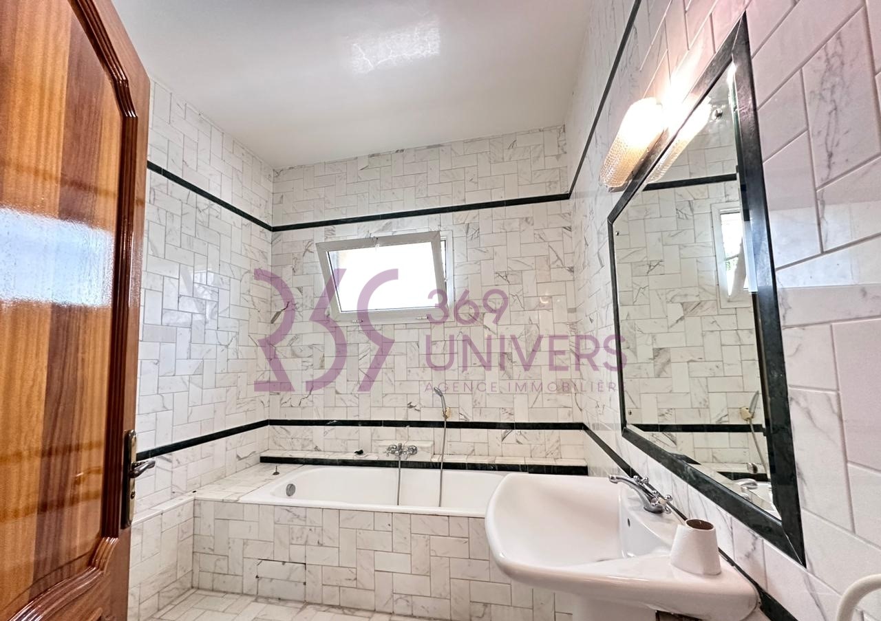 La Marsa&nbsp;Gammart&nbsp;Location&nbsp;Maisons&nbsp;Villa avec vue d�gag�e � gammarth ref rh066