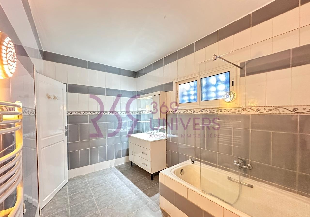 La Marsa&nbsp;Marsa Ennassim&nbsp;Location&nbsp;Maisons&nbsp;Villa avec piscine � la marsa ref rh081