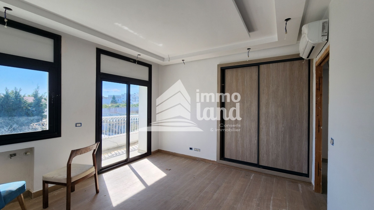 La Soukra&nbsp;Dar Fadhal&nbsp;Vente&nbsp;Maisons&nbsp;Villa de maitre s4 � la soukra