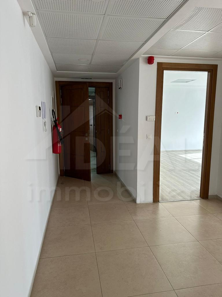 La Marsa&nbsp;Berge Du Lac&nbsp;Bureaux & Commerces&nbsp;Bureau&nbsp;Al bureau 390m2 au lac1