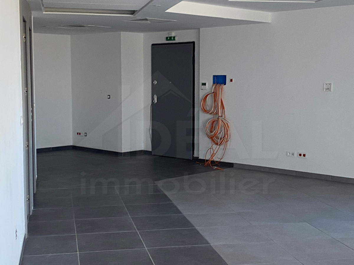 El Kram&nbsp;Le Kram&nbsp;Bureaux & Commerces&nbsp;Bureau&nbsp;Al bureau de492m2 au lac3