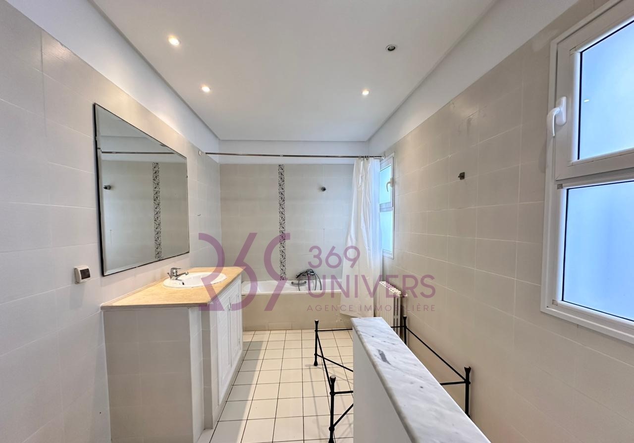 La Marsa&nbsp;Marsa Safsaf&nbsp;Location&nbsp;Maisons&nbsp;Villa meubl�e avec terrasse � la marsa ref rh108