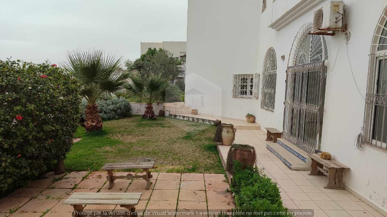 El Menzah El Menzah 9 Location Maisons Villa jumelle  s4 avec grand jardin