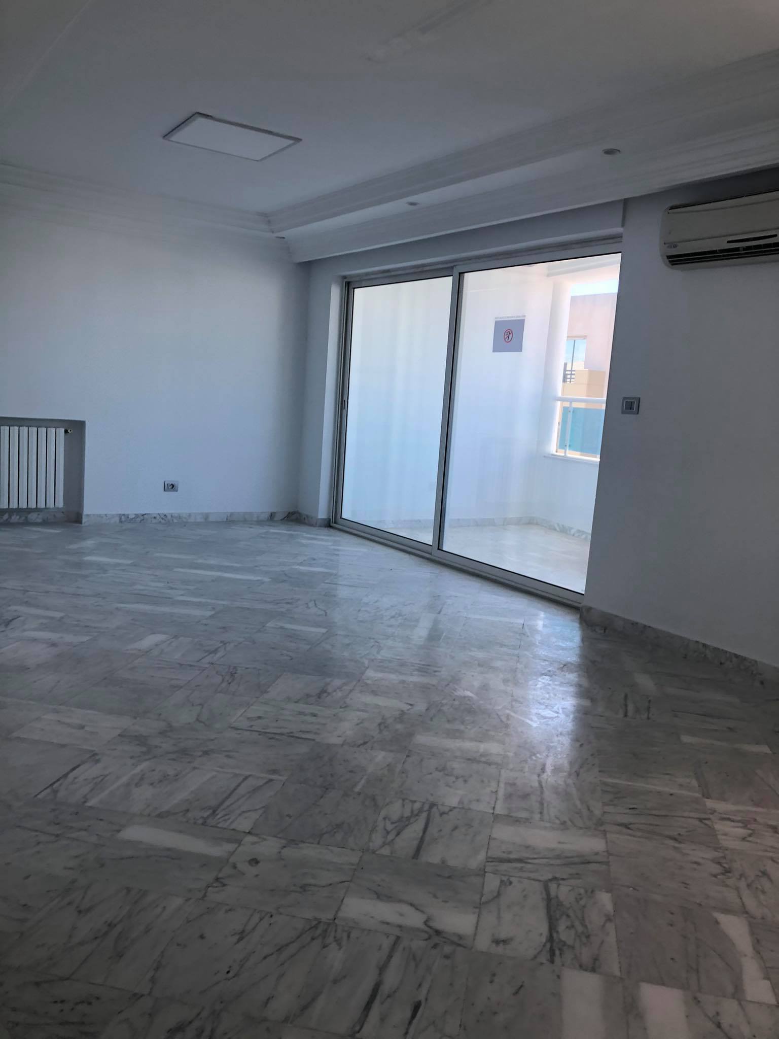 La Marsa&nbsp;Berge Du Lac&nbsp;Location&nbsp;Appart. 3 pi�ces&nbsp;Bureau hall et 3 pieces au lac 1