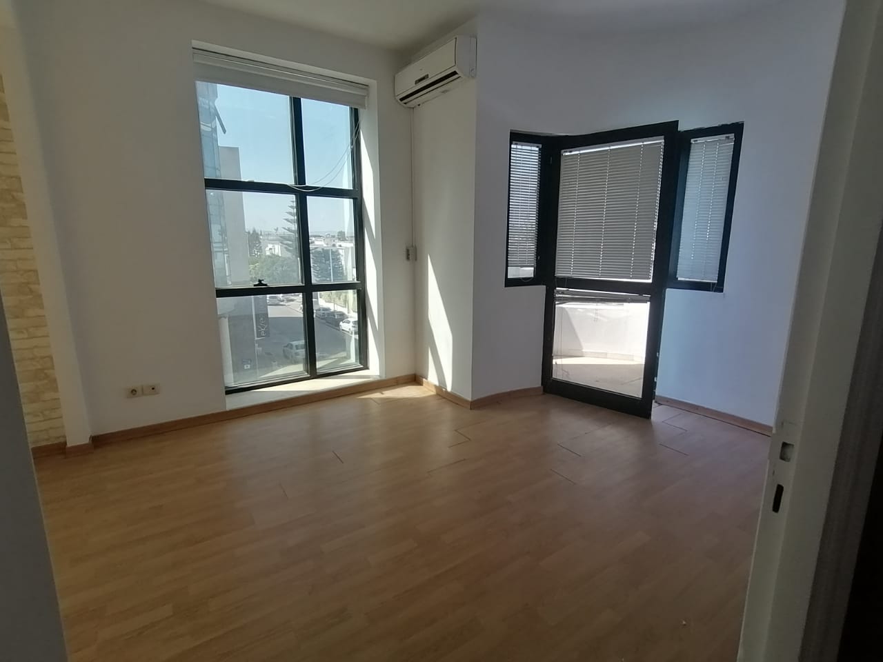 La Marsa&nbsp;Berge Du Lac&nbsp;Location&nbsp;Appart. 3 pi�ces&nbsp;Bureau au lac 1