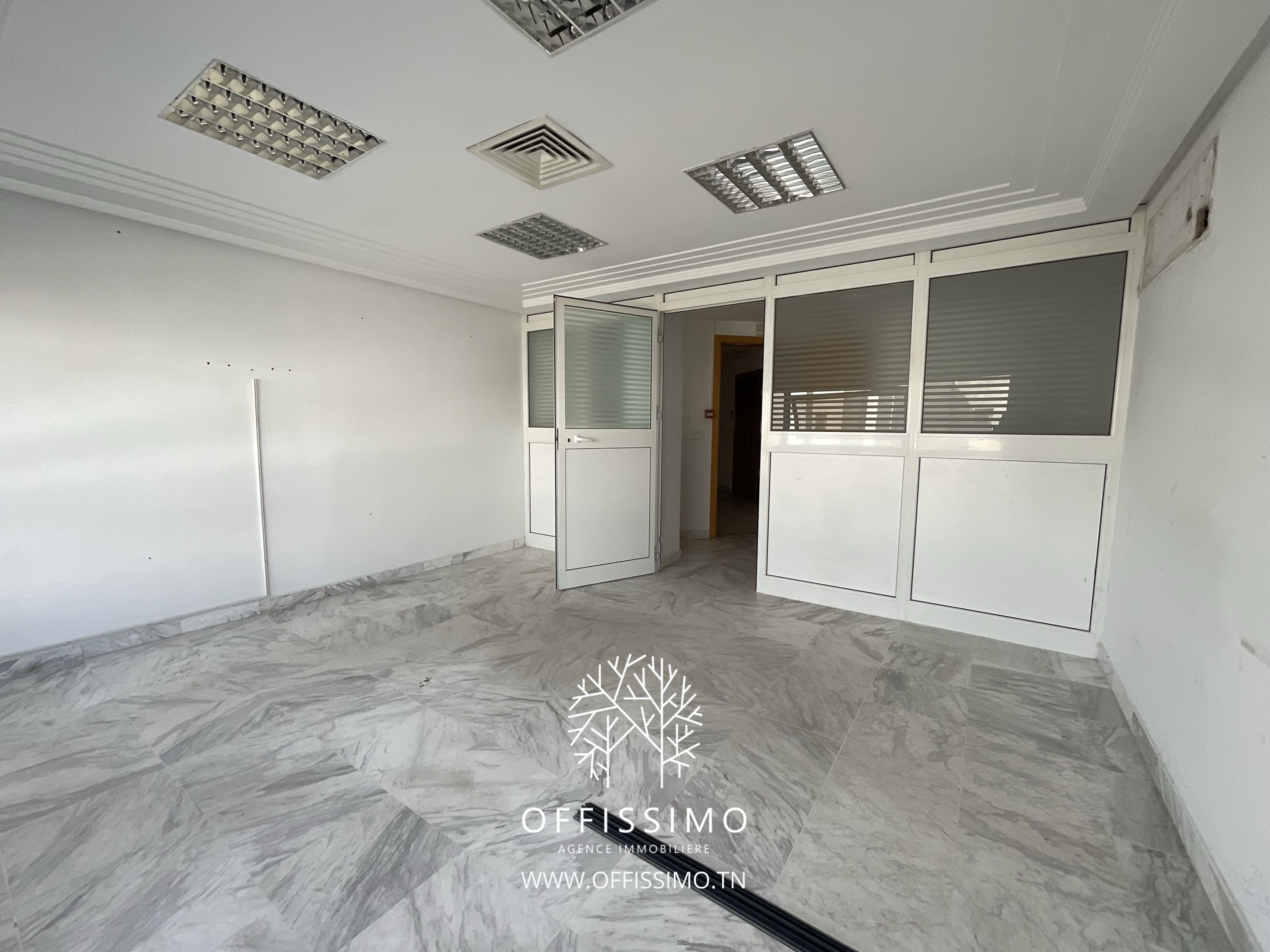 La Marsa&nbsp;Berge Du Lac&nbsp;Location&nbsp;Surfaces&nbsp;Bureau open space et 10 pieces lac 1