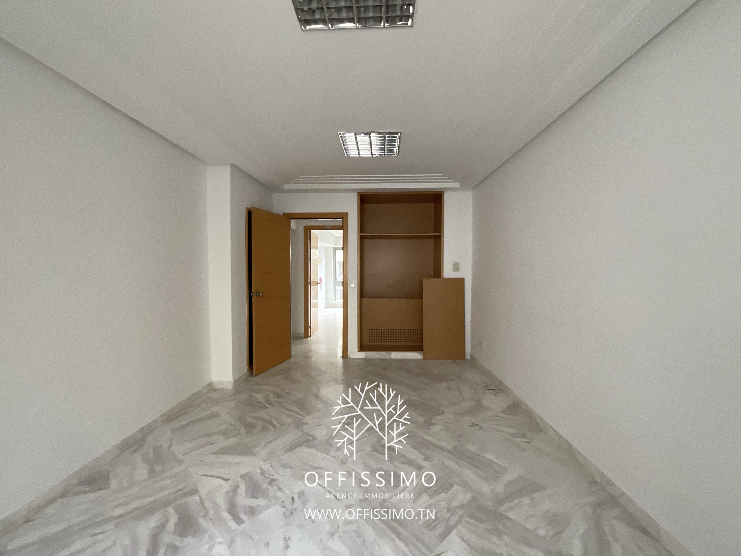 La Marsa&nbsp;Berge Du Lac&nbsp;Location&nbsp;Surfaces&nbsp;Bureau open space et 10 pieces lac 1