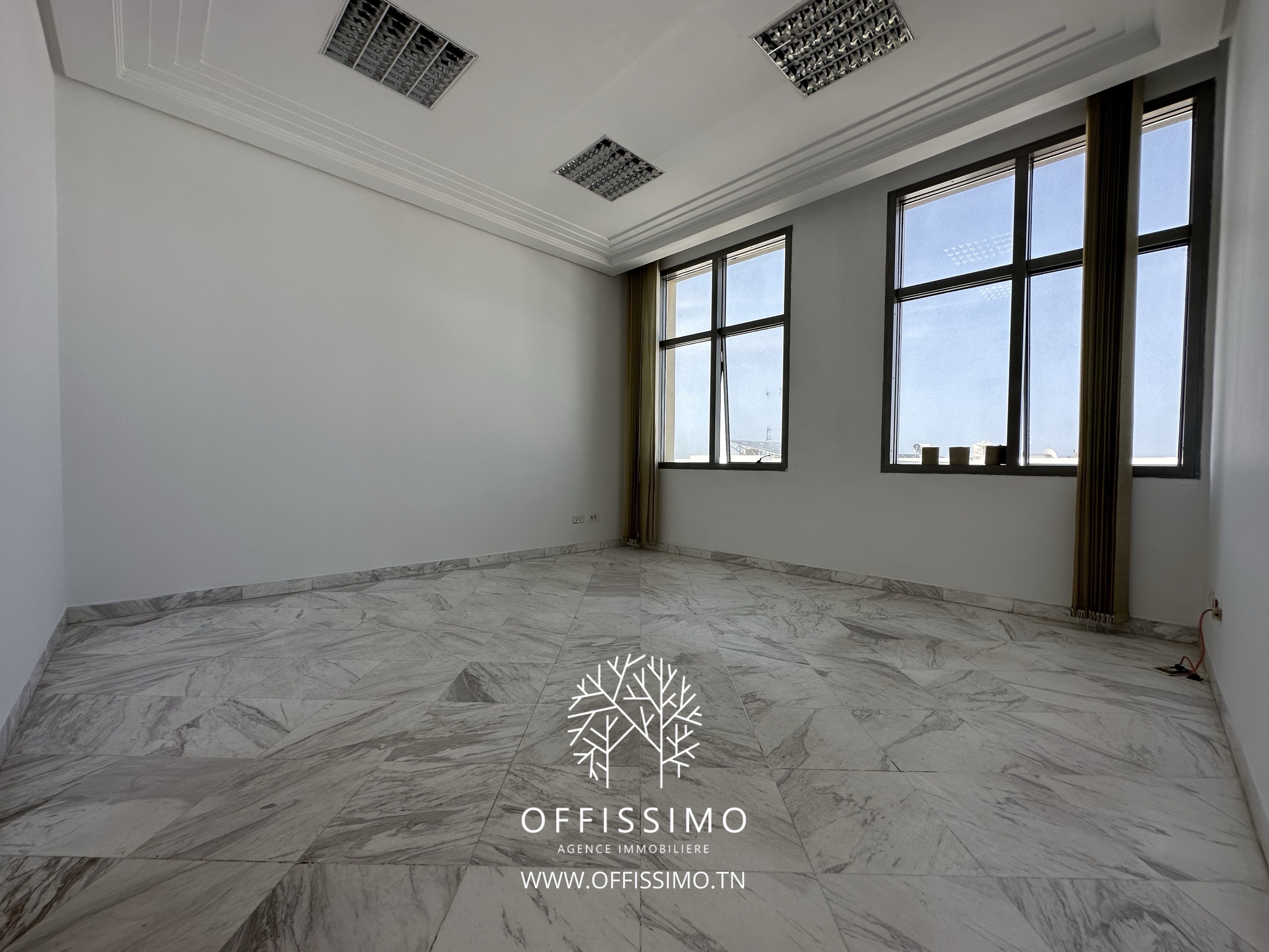 La Marsa&nbsp;Berge Du Lac&nbsp;Location&nbsp;Appart. 5 pi�ces+&nbsp;Bureau 5 pieces lac 1 vue degager