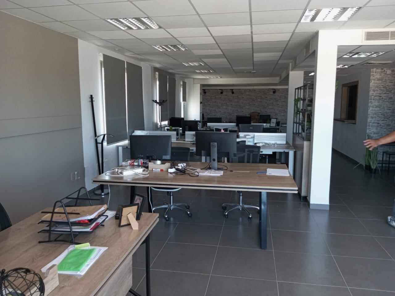 El Kram Le Kram Bureaux & Commerces Bureau Coquette bureau hall plus 8 au lac 3