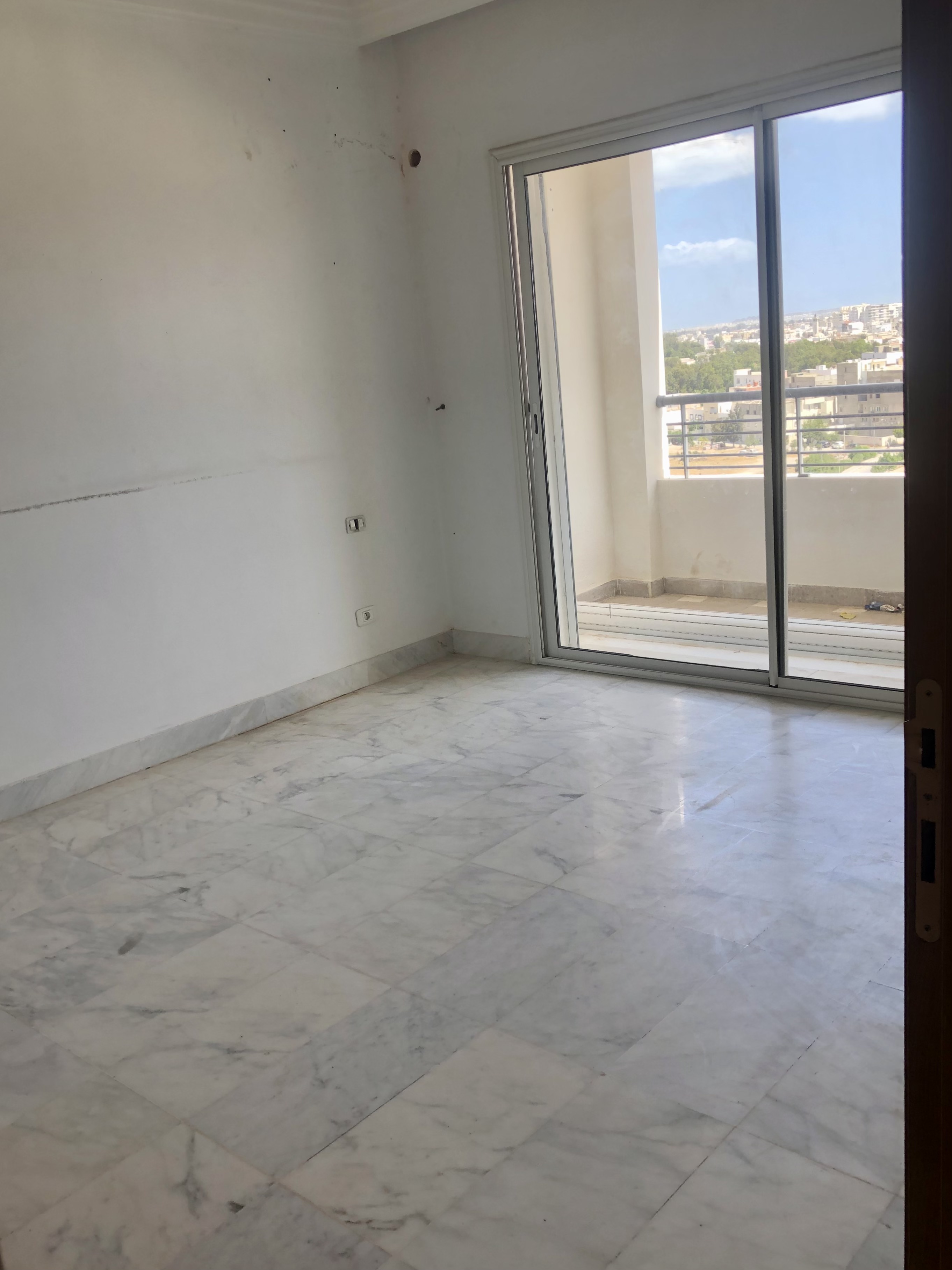 La Marsa&nbsp;Berge Du Lac&nbsp;Location&nbsp;Appart. 4 pi�ces&nbsp;Bureau hall et 4 pi�ces au lac 2