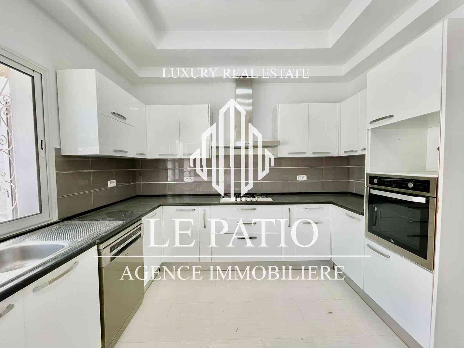 La Marsa&nbsp;Marsa Ennassim&nbsp;Location&nbsp;Maisons&nbsp;Villa a la marsa avec jardin et piscine