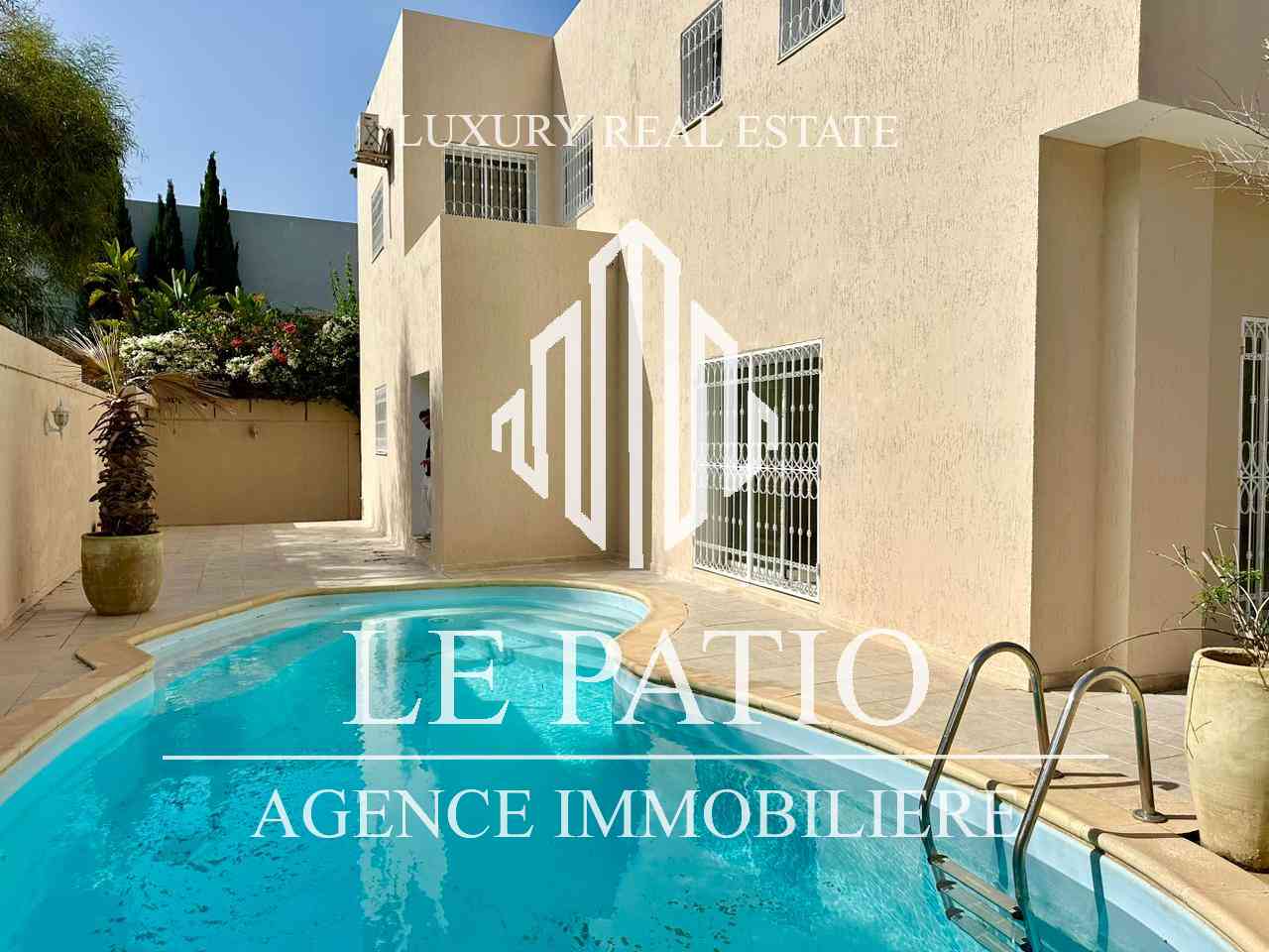 La Marsa&nbsp;Marsa Ennassim&nbsp;Location&nbsp;Maisons&nbsp;Villa avec jardin et piscine a la marsa