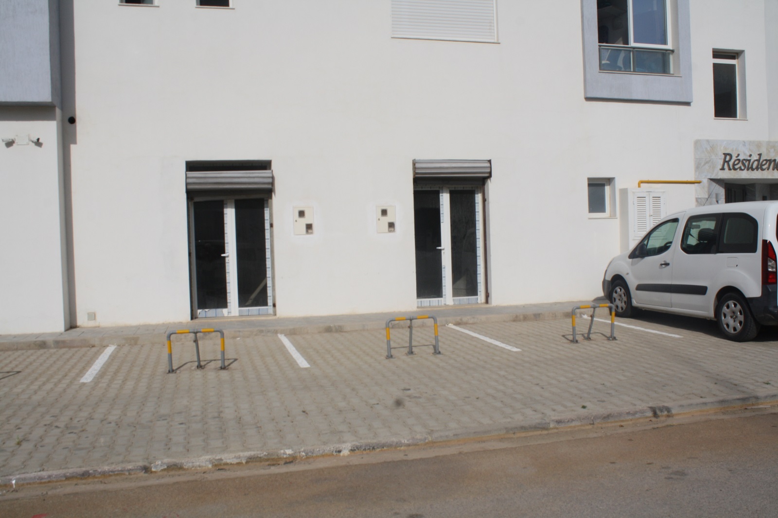 Hammam Chatt&nbsp;Hammam Chatt&nbsp;Vente&nbsp;Surfaces&nbsp;Gps deux locaux de commerce jumel�s