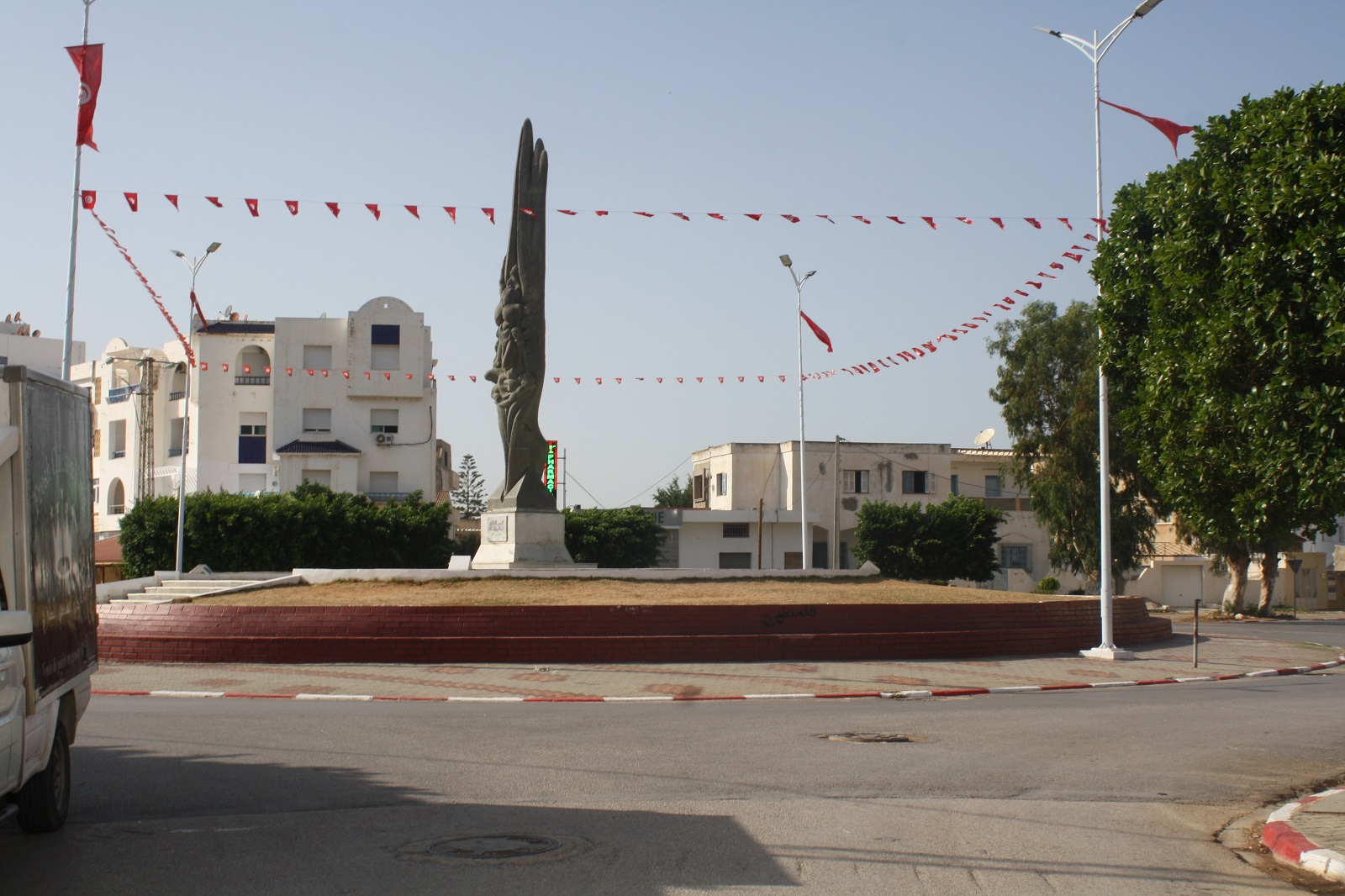 Hammam Chatt&nbsp;Hammam Chatt&nbsp;Vente&nbsp;Surfaces&nbsp;Gps deux locaux de commerce jumel�s