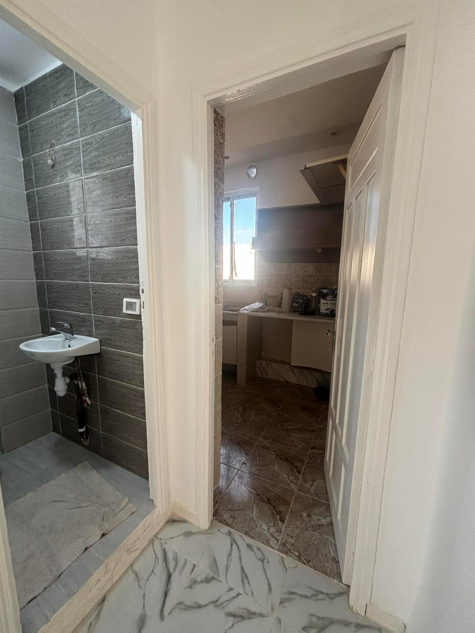 El Menzah&nbsp;Tunis Belvedere&nbsp;Vente&nbsp;Appart. 4 pi�ces&nbsp;S plus 3 r�nov� au centre ville de tunis wb3996