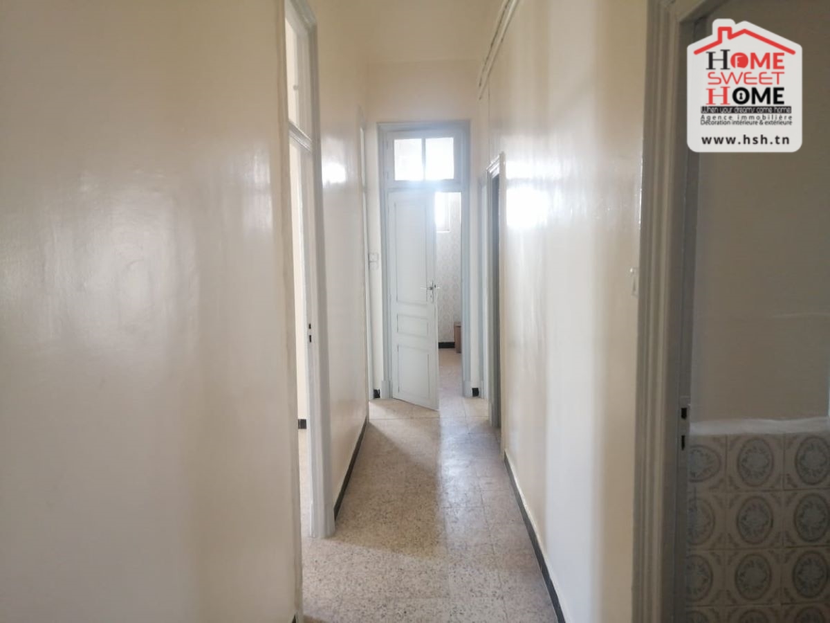 Bab Bhar&nbsp;Bab Bhar&nbsp;Bureaux & Commerces&nbsp;Bureau&nbsp;Bureau h3 roya au centre ville tunis