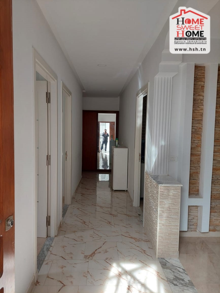 El Kram&nbsp;Le Kram Est&nbsp;Vente&nbsp;Appart. 5 pi�ces+&nbsp;Immeuble palmyre � carthage el yasmina