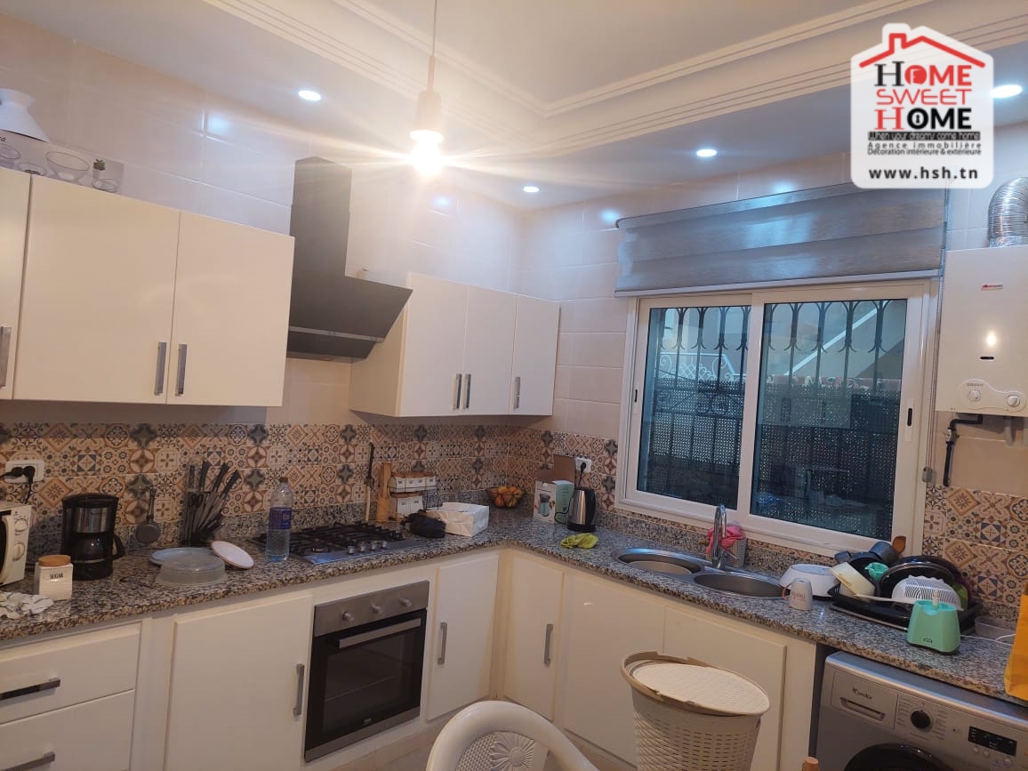 El Kram&nbsp;Le Kram Est&nbsp;Vente&nbsp;Appart. 5 pi�ces+&nbsp;Immeuble palmyre � carthage el yasmina