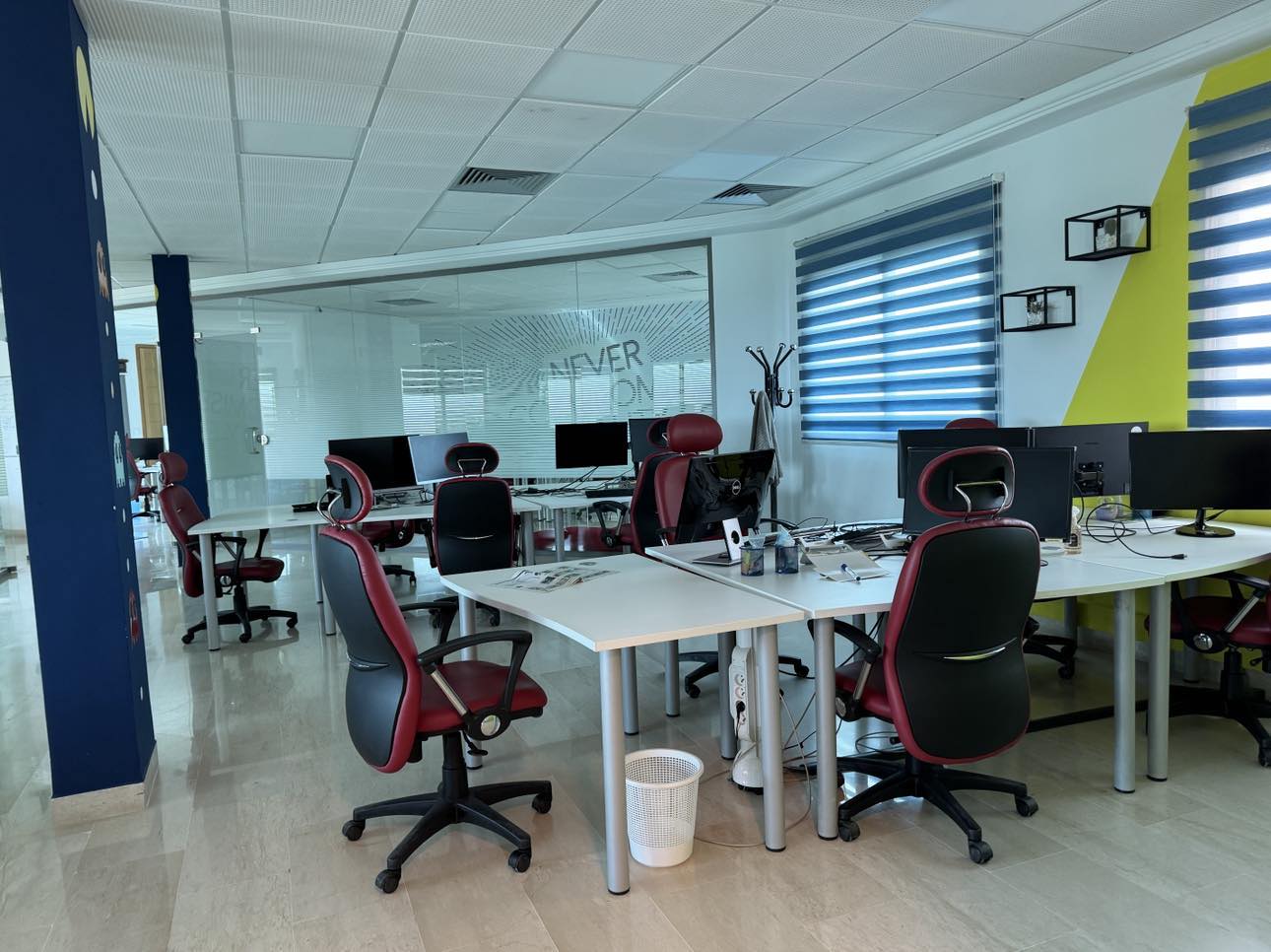 La Marsa&nbsp;Berge Du Lac&nbsp;Bureaux & Commerces&nbsp;Bureau&nbsp;Tr�s joli bureau 258 m2 au lac avec vu a�roport