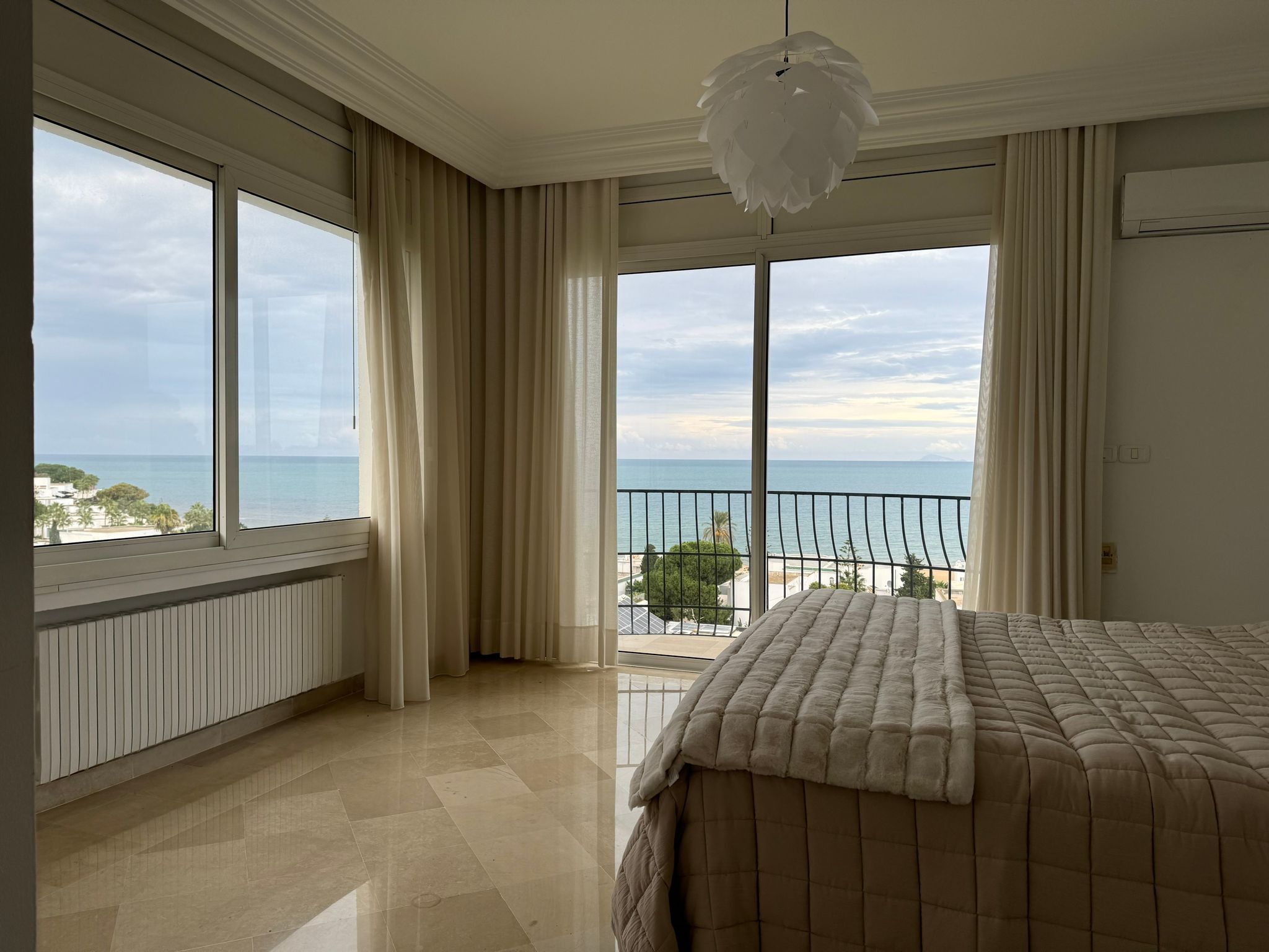 La Marsa&nbsp;Gammart&nbsp;Location&nbsp;Maisons&nbsp;Somptueuse villa avec vu mer � gammart sup