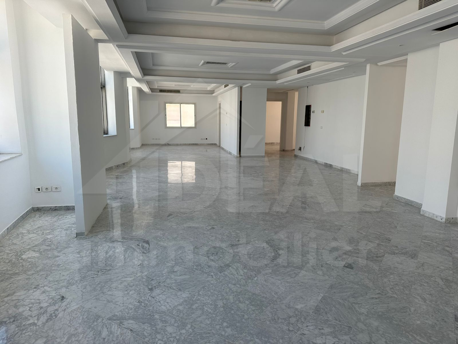 La Marsa&nbsp;Berge Du Lac&nbsp;Bureaux & Commerces&nbsp;Bureau&nbsp;Av bureau au lac1