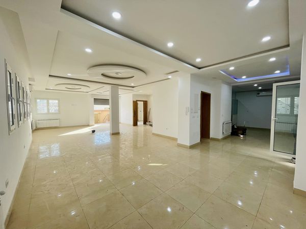 Bureaux & Commerces Surfaces
