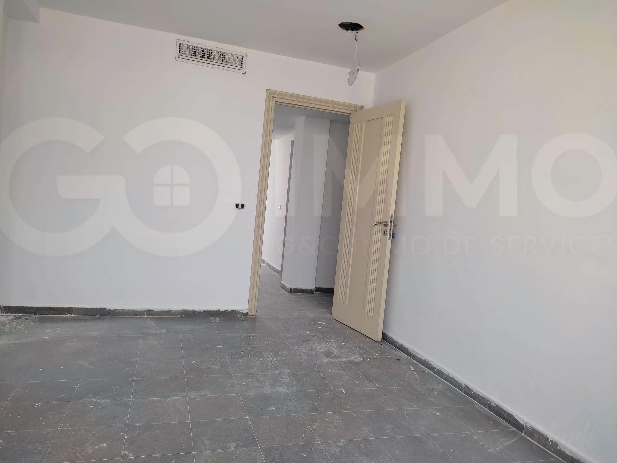 Bab Bhar&nbsp;Montplaisir&nbsp;Bureaux & Commerces&nbsp;Bureau&nbsp;Des plateaux en open space sup 220 m � mohamed 5