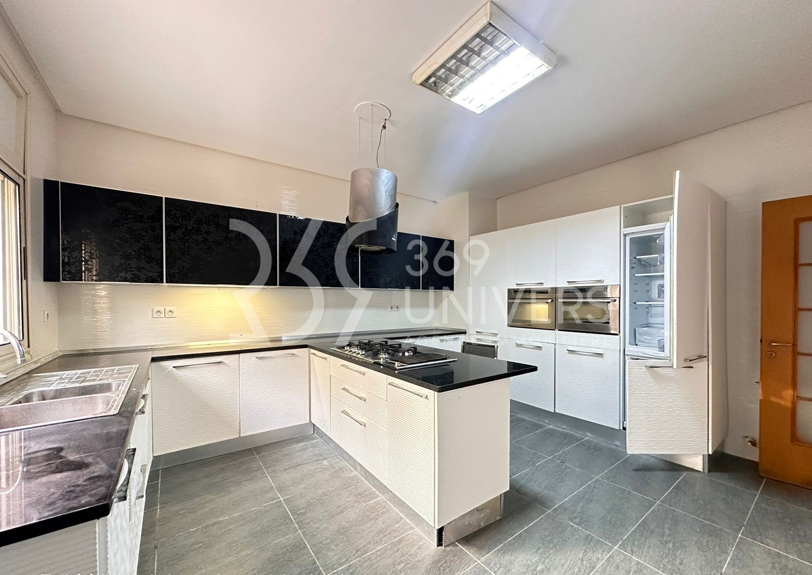 La Marsa&nbsp;Gammart&nbsp;Location&nbsp;Maisons&nbsp;Villa avec piscine � gammarth ref rh135