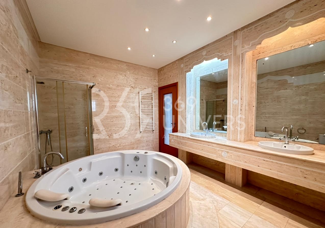 La Marsa&nbsp;Gammart&nbsp;Location&nbsp;Maisons&nbsp;Villa avec piscine � gammarth ref rh135