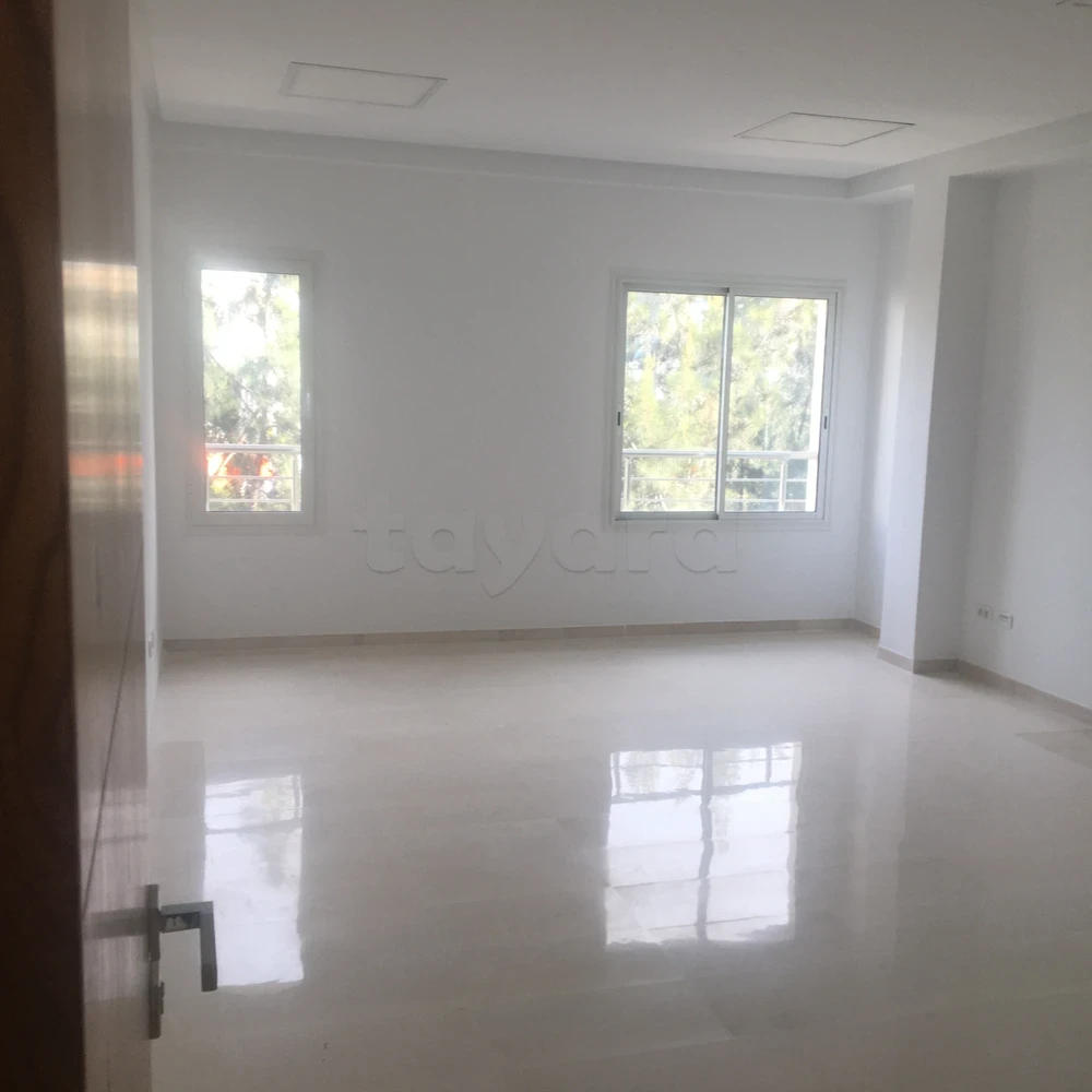 Raoued&nbsp;Ariana Essoughra&nbsp;Location&nbsp;Surfaces&nbsp;Grand open space