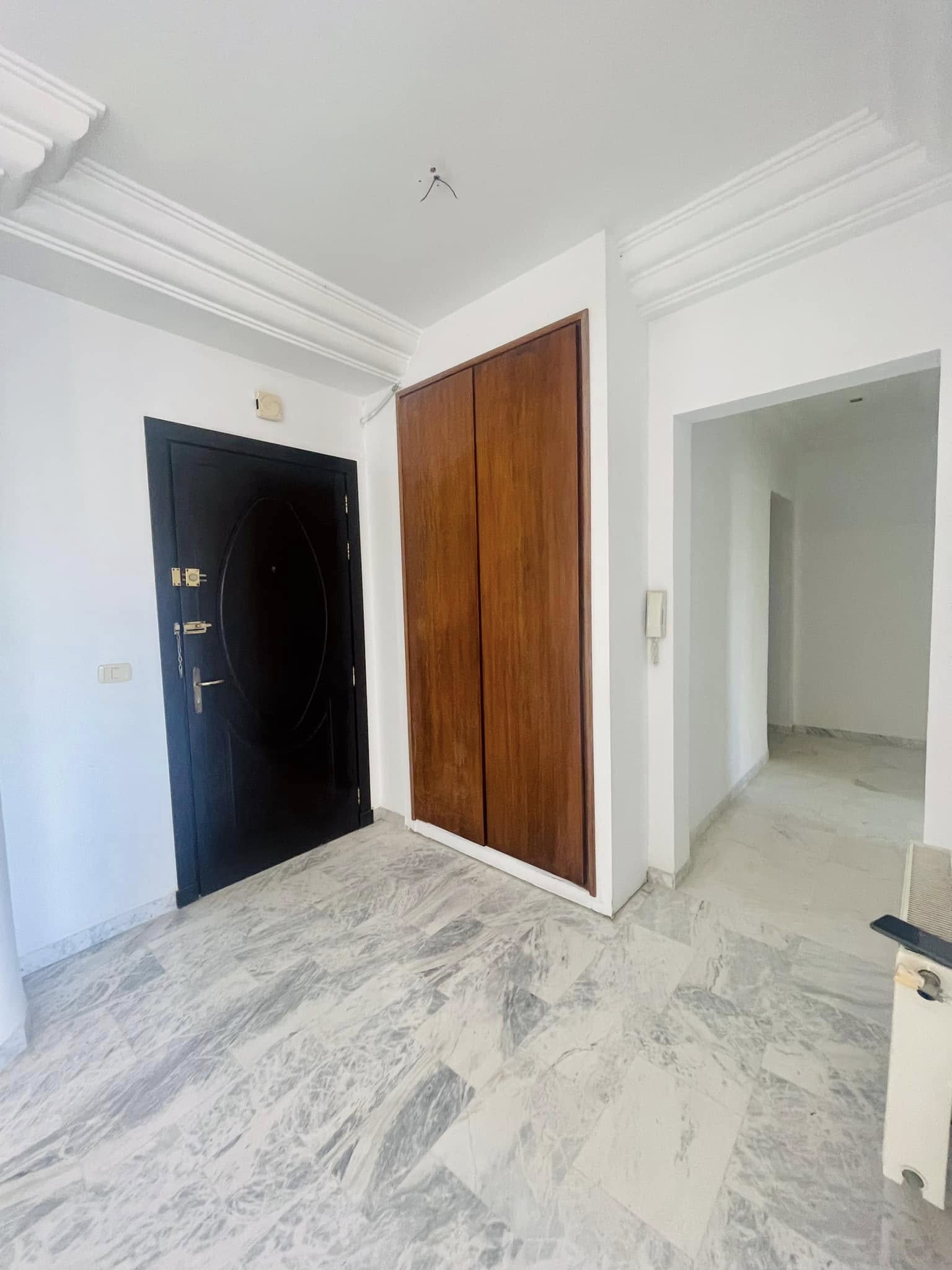La Marsa El Aouina Vente Appart. 5 pices+ S4 a el aouina avec deux pp et deux cellier