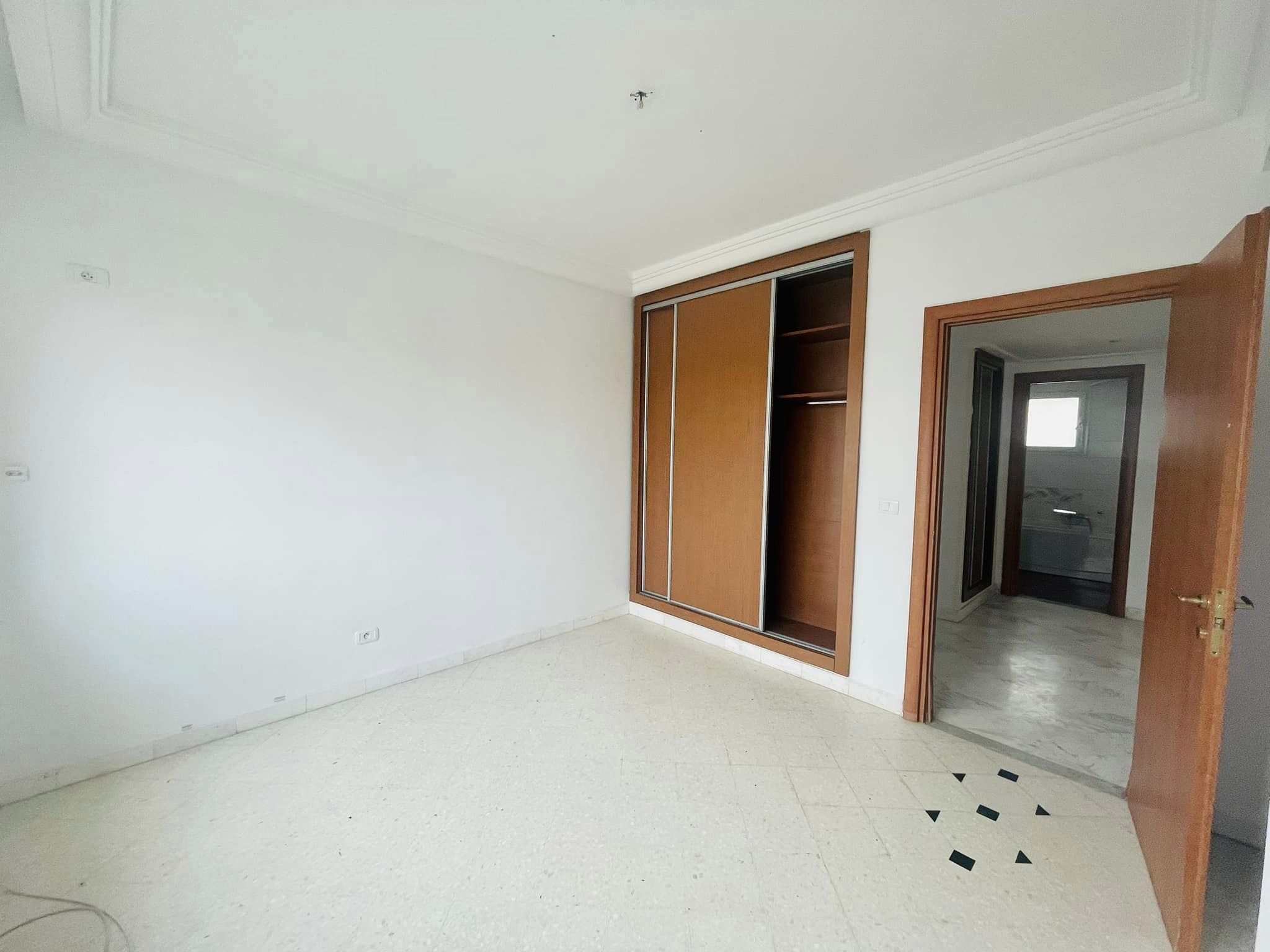 Ariana Ville&nbsp;Cite Ennasr 2&nbsp;Vente&nbsp;Appart. 3 pi�ces&nbsp;S2 a ennasr cot� clinique amilcar