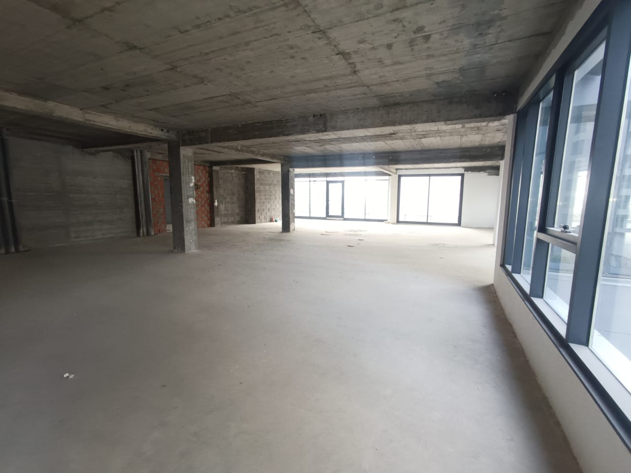 La Marsa&nbsp;Berge Du Lac&nbsp;Bureaux & Commerces&nbsp;Surfaces&nbsp;Un open space de 502m2 au lac 2