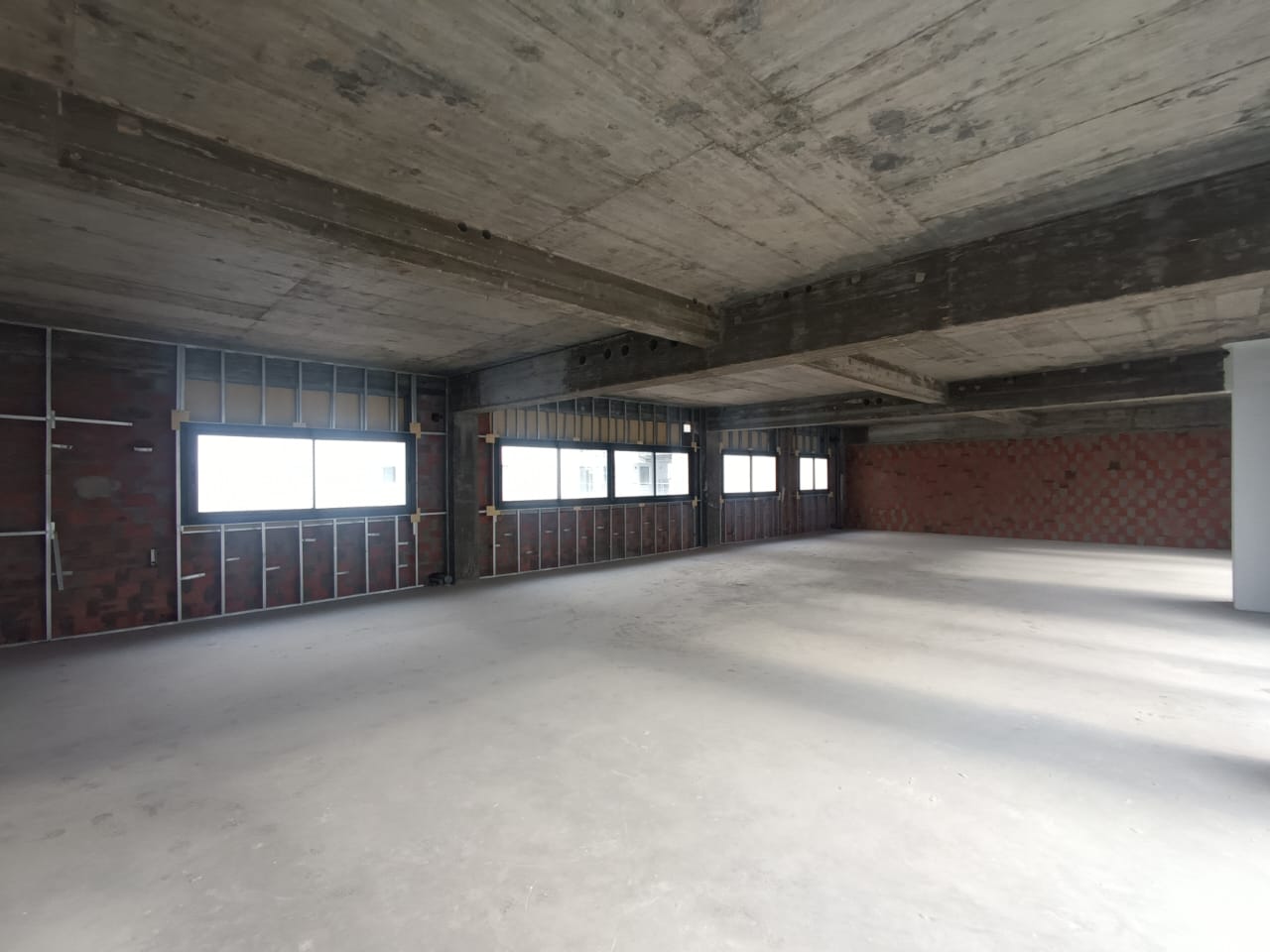 La Marsa&nbsp;Berge Du Lac&nbsp;Bureaux & Commerces&nbsp;Surfaces&nbsp;Un open space de 502m2 au lac 2