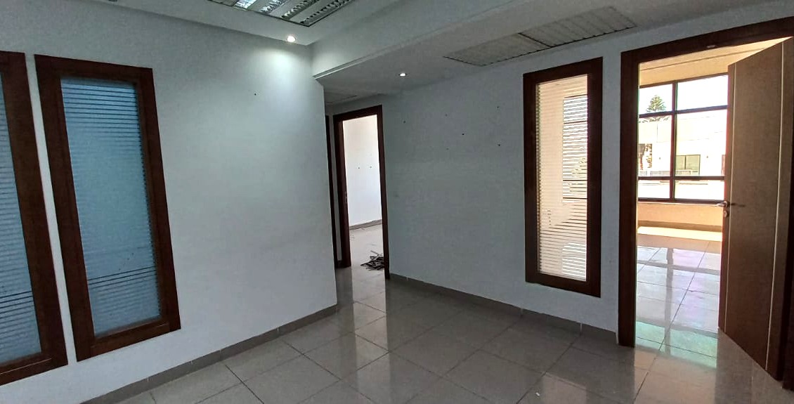 La Marsa&nbsp;Berge Du Lac&nbsp;Bureaux & Commerces&nbsp;Bureau&nbsp;Un bureau a5 de 160m2 au lac 2