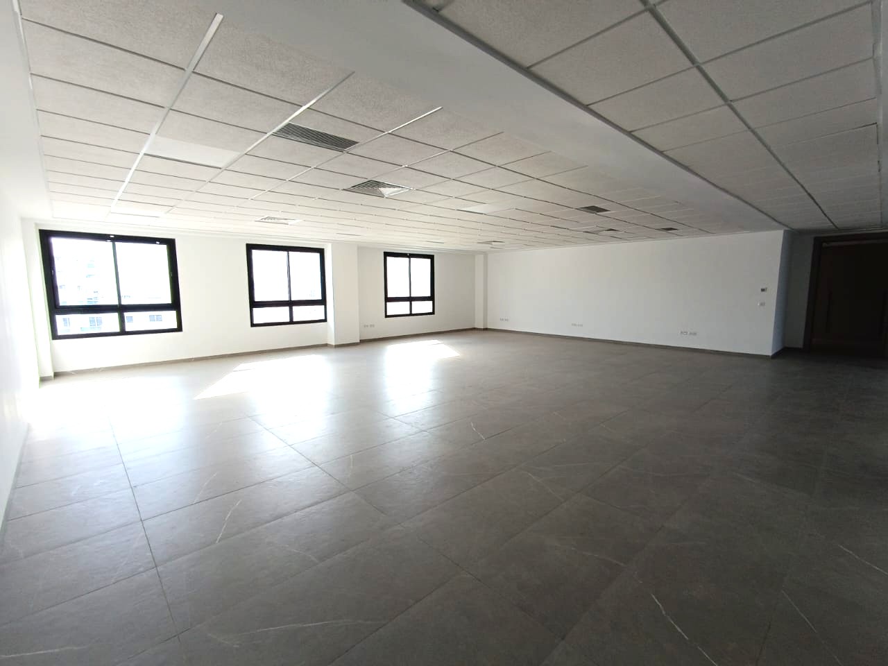 Bureaux & Commerces Surfaces
