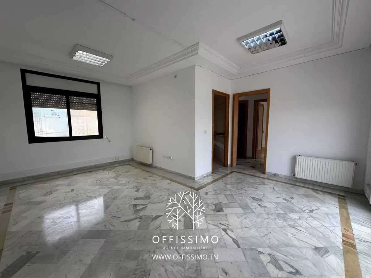 La Marsa Berge Du Lac Location Surfaces Bureau 2 pieces au lac 1