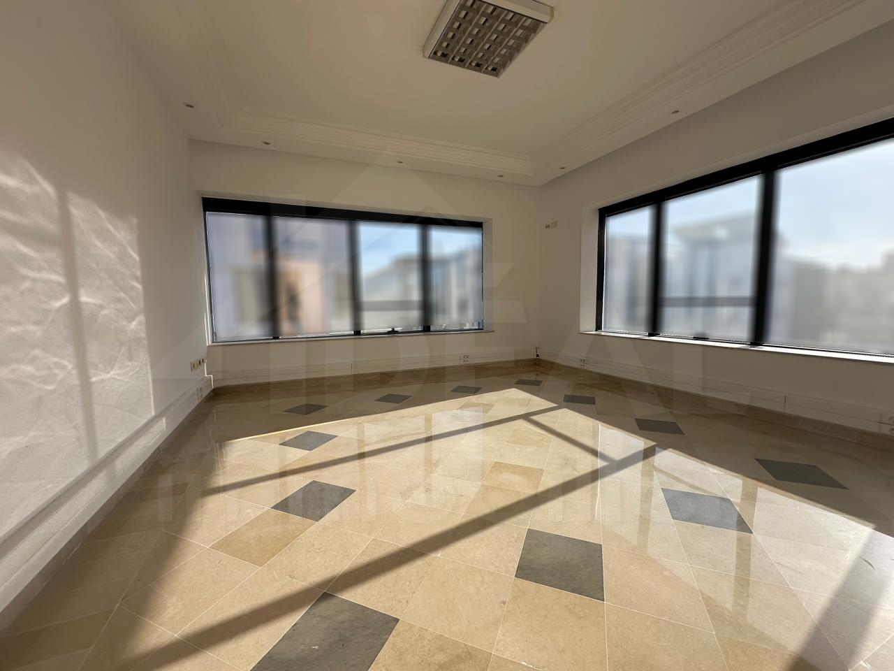 La Marsa Berge Du Lac Bureaux & Commerces Bureau Bureau 100m2 au lac1