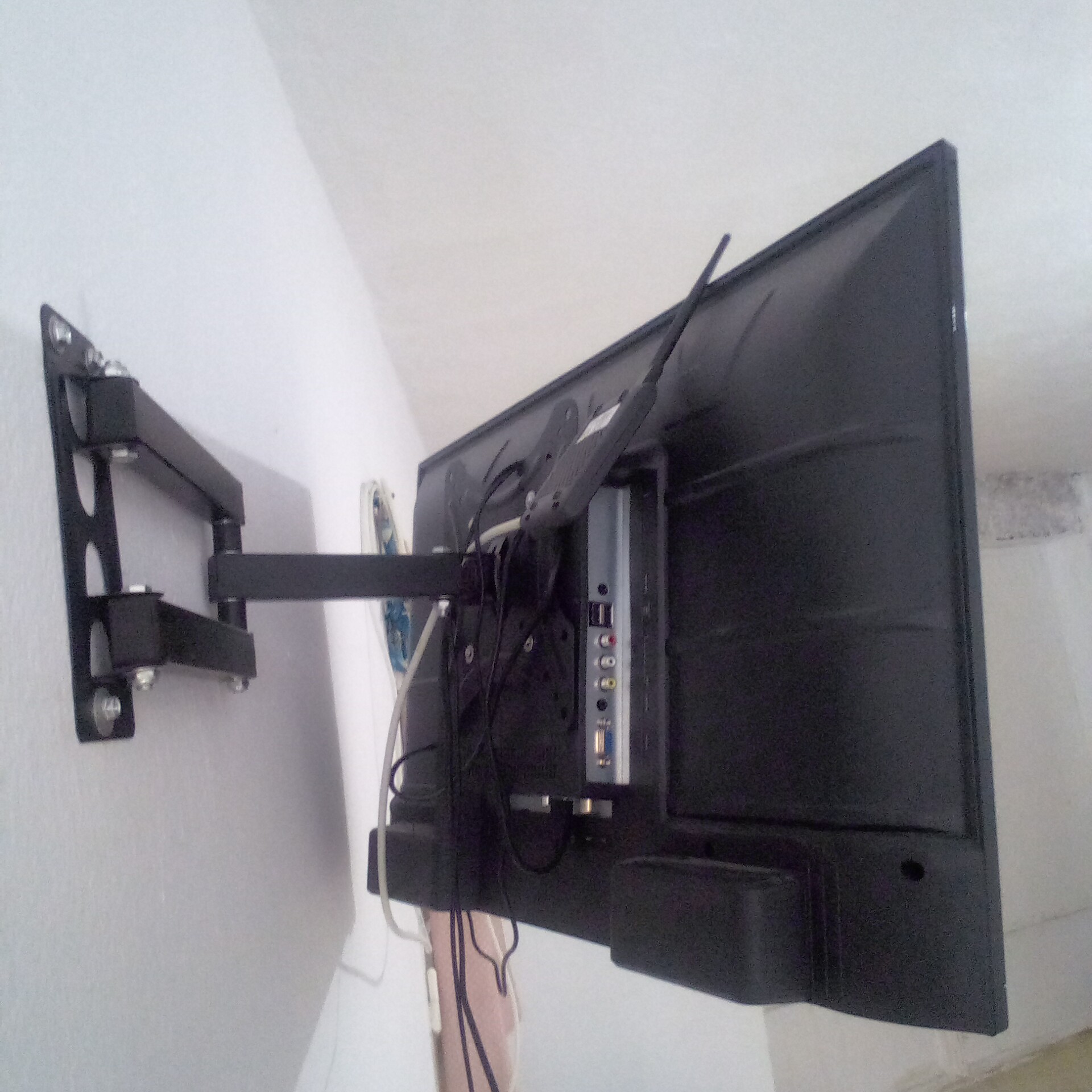 Tlviseur Tl. LCD