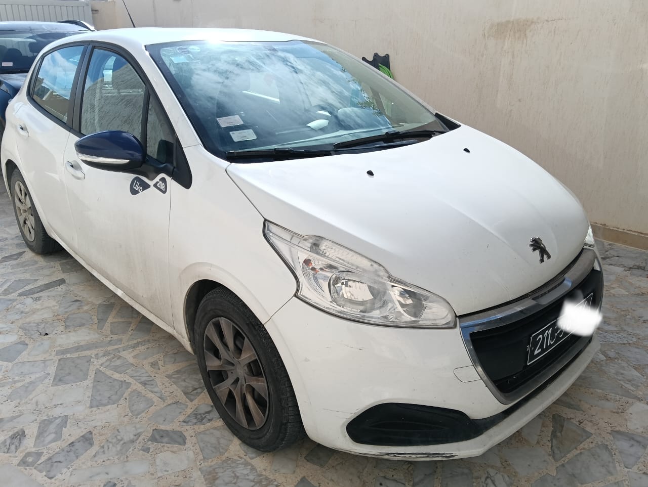 Peugeot 208